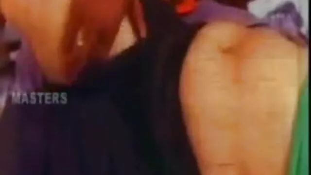 لڑکی ایک سرخ لباس سكسي الكسيس میں مشت زنی