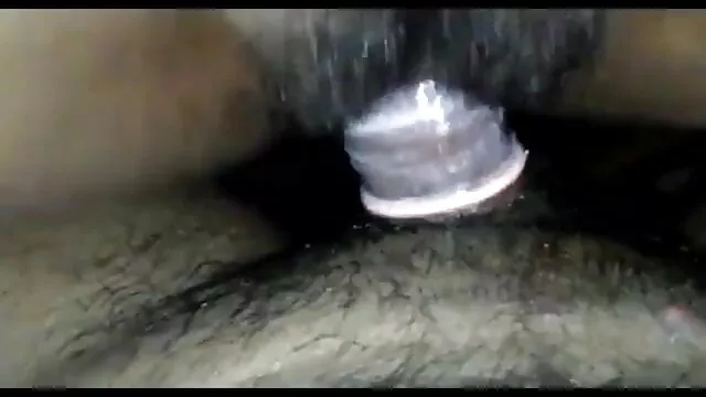 بڑی ستاره فیلم سکسی کاک میں ایک تنگ درار