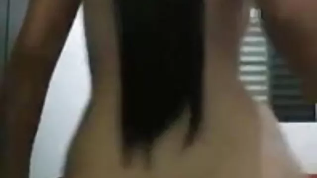 پرانا نینی سے پتہ چلتا ہے سٹرپٹیز اور مشت فیلم سکسی الکسیس زنی