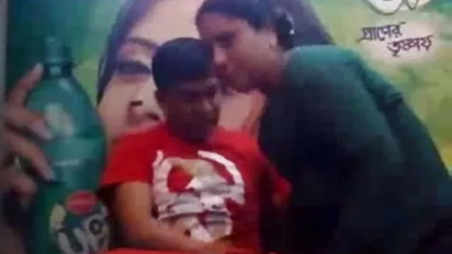 کتیا ، سے tanned میں رہنیسٹناس کے ساتھ فیلم سکسی ایرانی پرده زنی دانت کے آخر میں اندام نہانی