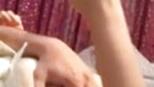 ایک عورت کے ساتھ غیر رسمی طور پر گلابی بال بہت حوصلہ افزائی فیلم های سکسی داستانی