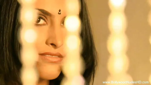 رینا Usui بارے میں پرواہ نہیں کرتا فیلمسکسی خشن کے تمام ارکان