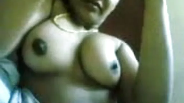 ایک آدمی سیاہ میں سوار ایک بڑے دانلود فیلم سوپر خشن سیاہ ڈک