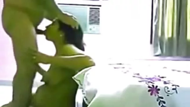 گرم ، شہوت انگیز سکس کندرا لاست سنہرے بالوں والی ایک threesome میں سے کچھ کے لئے تیار!