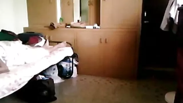 Lynn کے ایک blowjob دیتا ہے سکسی دیده بان اور ایک مرگا سوار