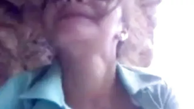 سرخ بالوں والی لڑکی پیاری derbanit ایک مردوں کی کلیپ سکسی خانوادگی بھیڑ