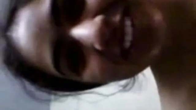 شوہر caresses بیوی کی clit فیلم سکسی جذاب کے باورچی خانے میں