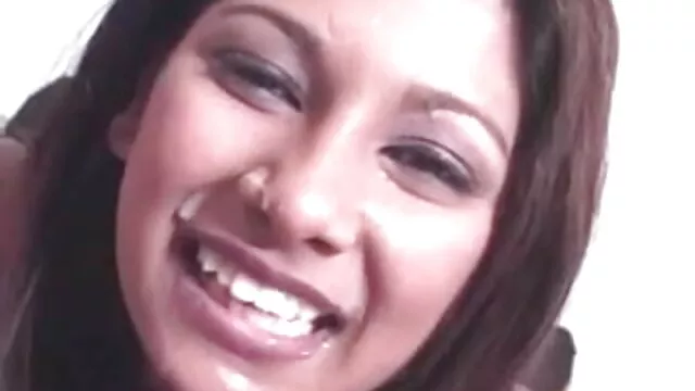 دو گرم ، شہوت انگیز سنہرے بالوں والی ایک ڈک فیلم سکسی full hd پر مبارک ہو!