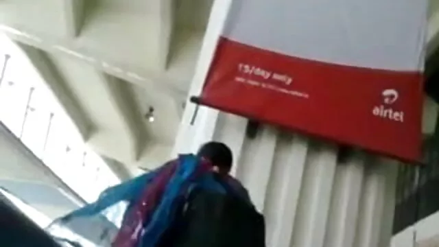 کسبی Busty کلیپ سکسی گی آیا ایک دوست کا دورہ کرنے