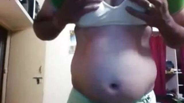 سنہرے بالوں والی پامیلا Sandersin میں سفید فیلم سینمایی پورن سونے کے کمرے