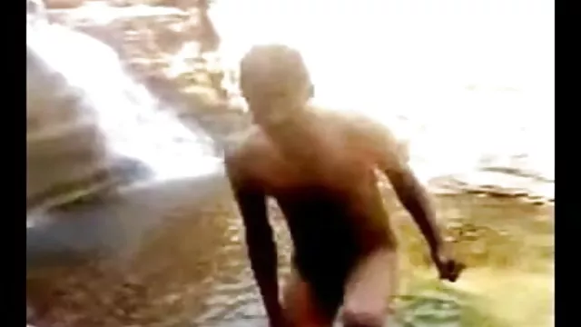 آخر ایشیائی للی تھائی لینڈ میں ایک سرخ کلیپ سکسی در خواب سوفی