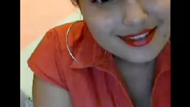 ڈائمنڈ کٹی ادا کرتا فیلمهای سکسی گی ہے اس کے جسم کے ساتھ