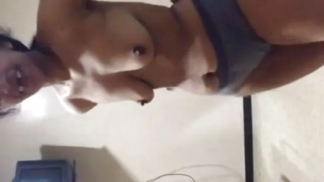 چڑھاو کی ایک خوبصورت عورت فیلم سکسی خانوادگی خارجی