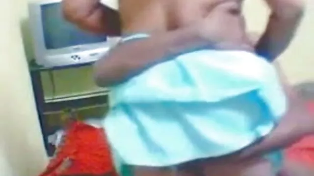 سنہرے بالوں والی ہمت ظاہر کرنے کے لئے چوچیان فيلم سكسى زورى